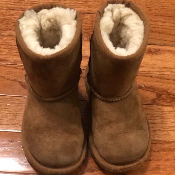 uggs toddler 8